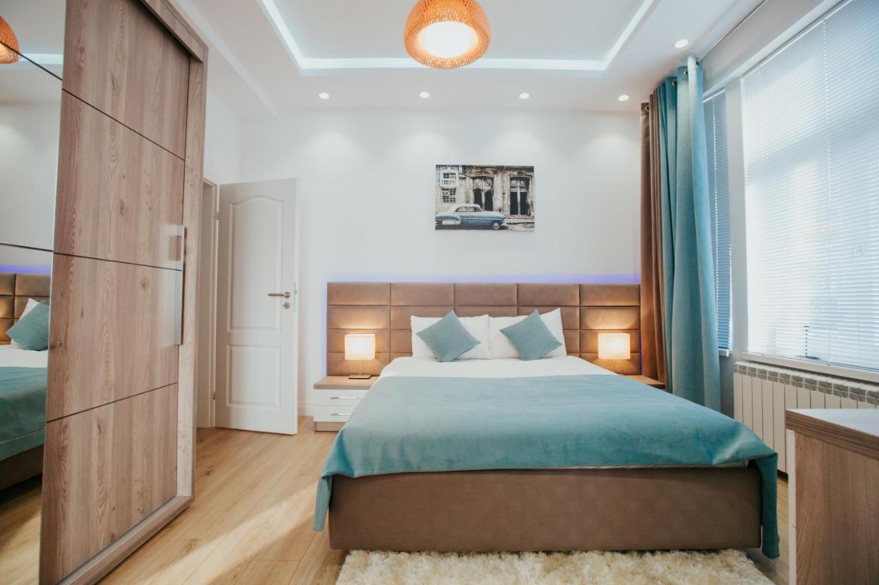 Color Apartments Corneliu Coposu 1A Street Bukares Bagian luar foto