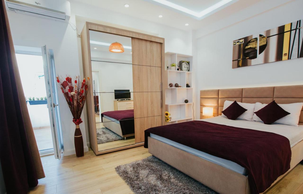 Color Apartments Corneliu Coposu 1A Street Bukares Bagian luar foto