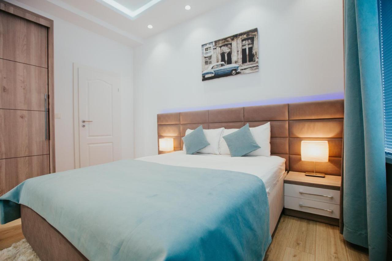 Color Apartments Corneliu Coposu 1A Street Bukares Bagian luar foto